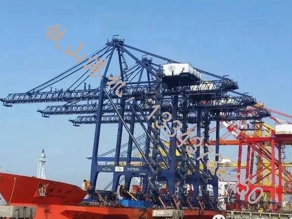 湖南衡陽(yáng)岸橋廠家岸橋工作起來(lái)效率高，節(jié)省空間